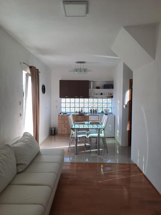 Apartmani Sruk Sukošan Εξωτερικό φωτογραφία